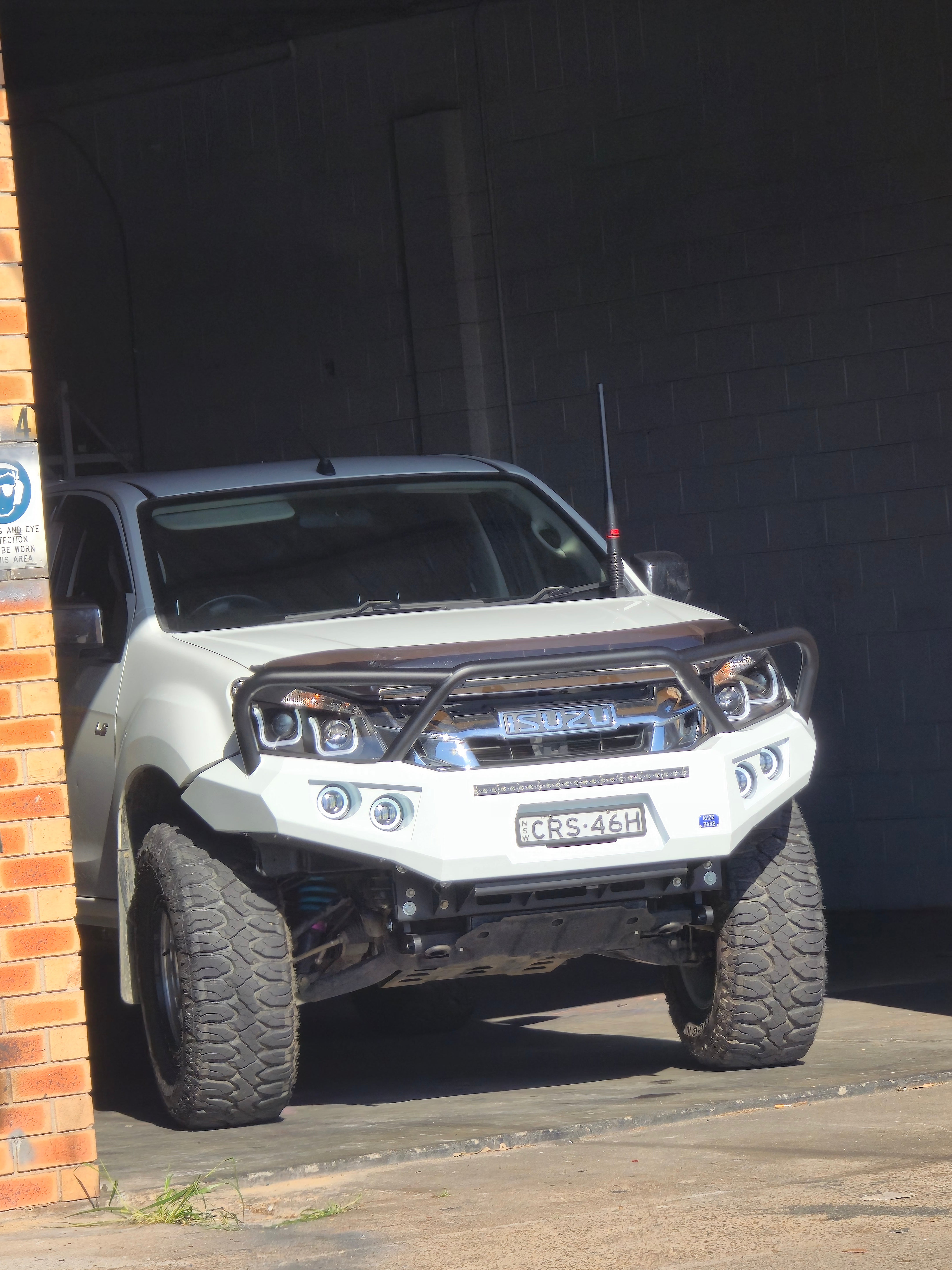RAZZ BAR ANGRY EYES DMAX/ 12-16/ MUX 11/2013 - 04/17 PRE ORDER APPROX ARRIVAL APPROX NOV/DEC  2026 ORDER NOW TO LOCK 1 IN