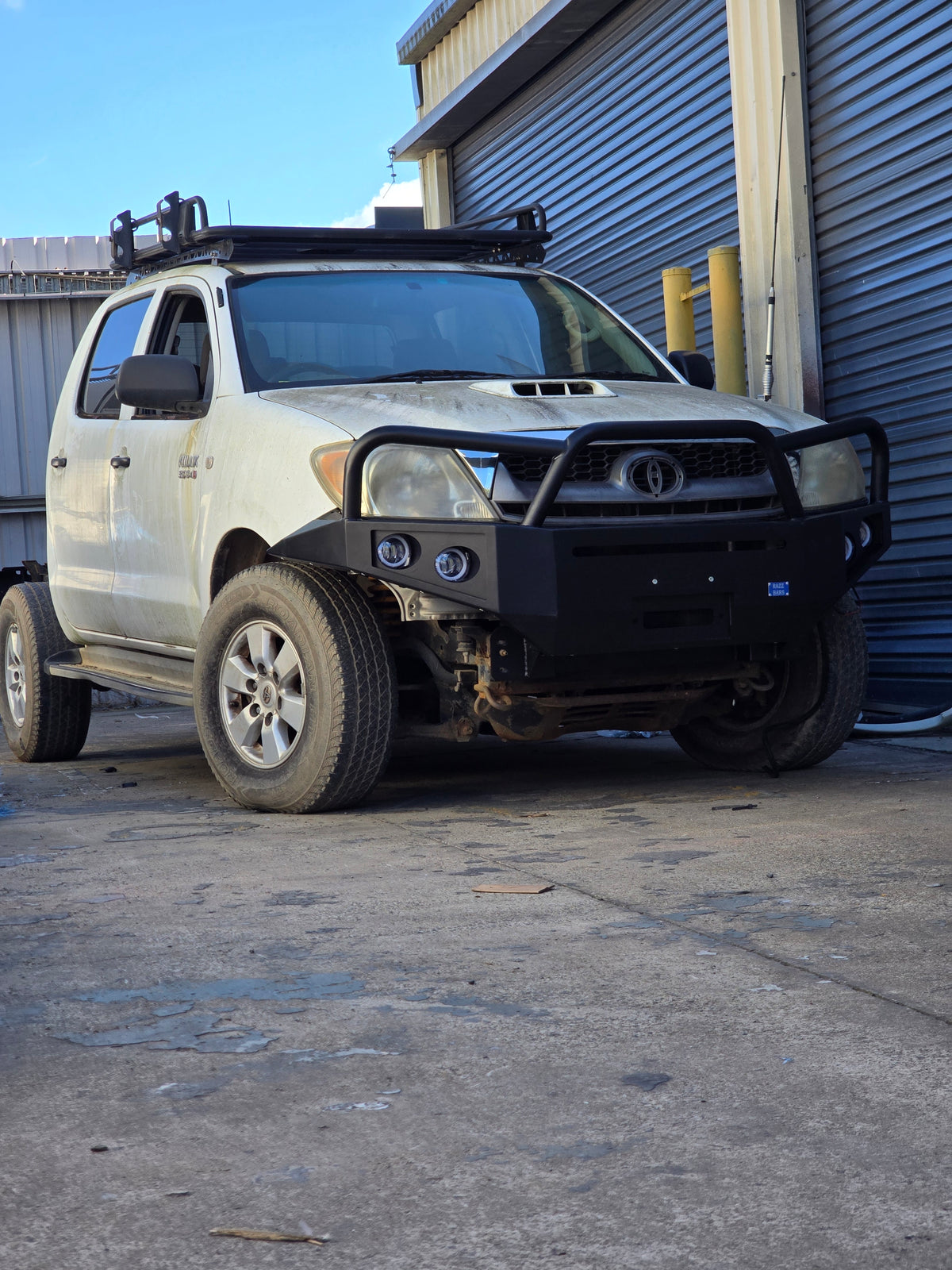 HILUX 05-11 N70 PREFACE  RAZZBAR