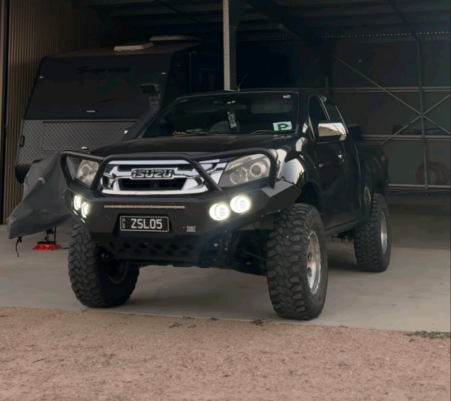 RAZZ BAR ANGRY EYES DMAX/ 12-16/ MUX 11/2013 - 04/17 PRE ORDER APPROX ARRIVAL APPROX NOV/DEC  2026 ORDER NOW TO LOCK 1 IN