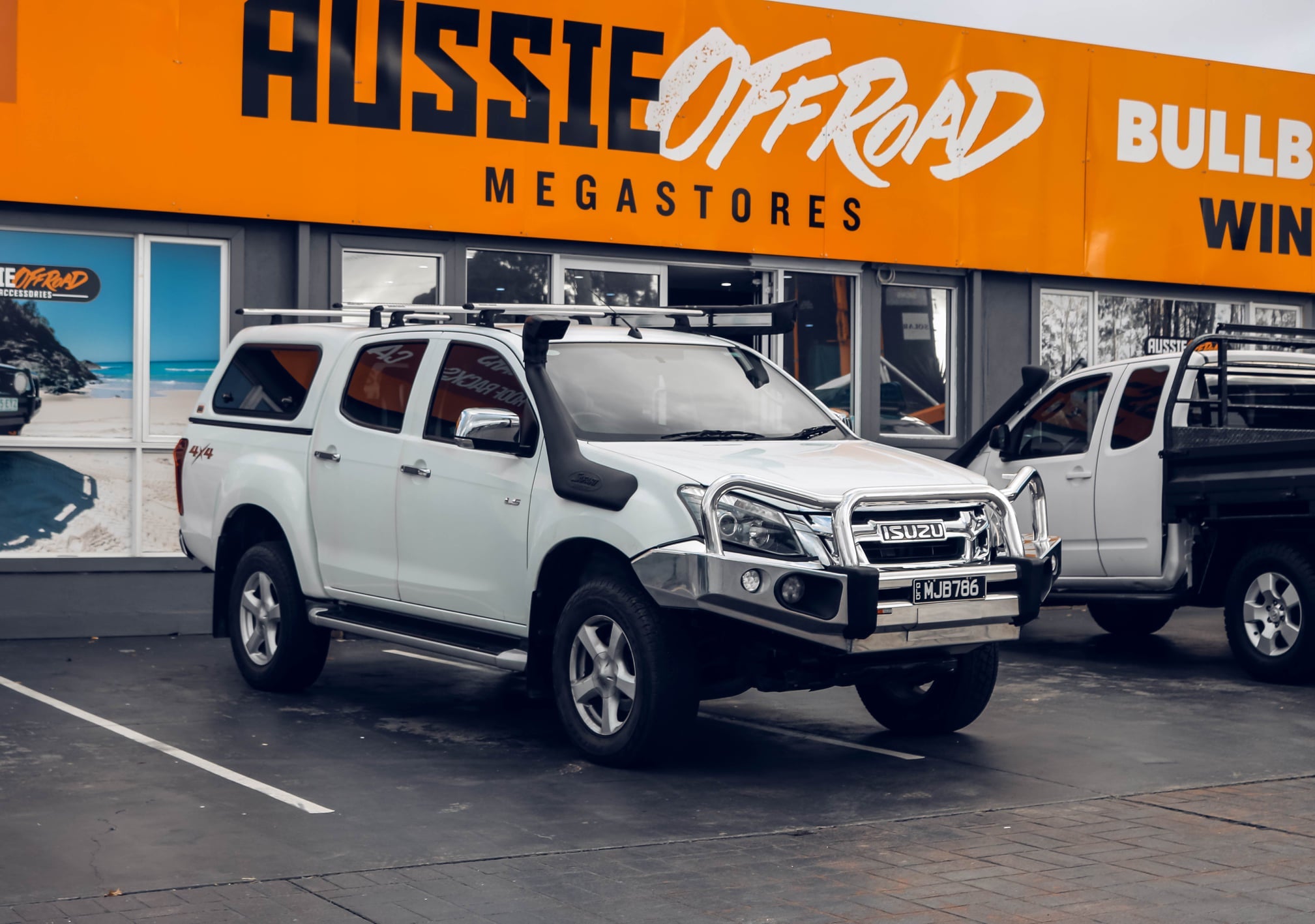 Isuzu DMAX Rockarmor Alloy Bull Bar (2012 - 2016)