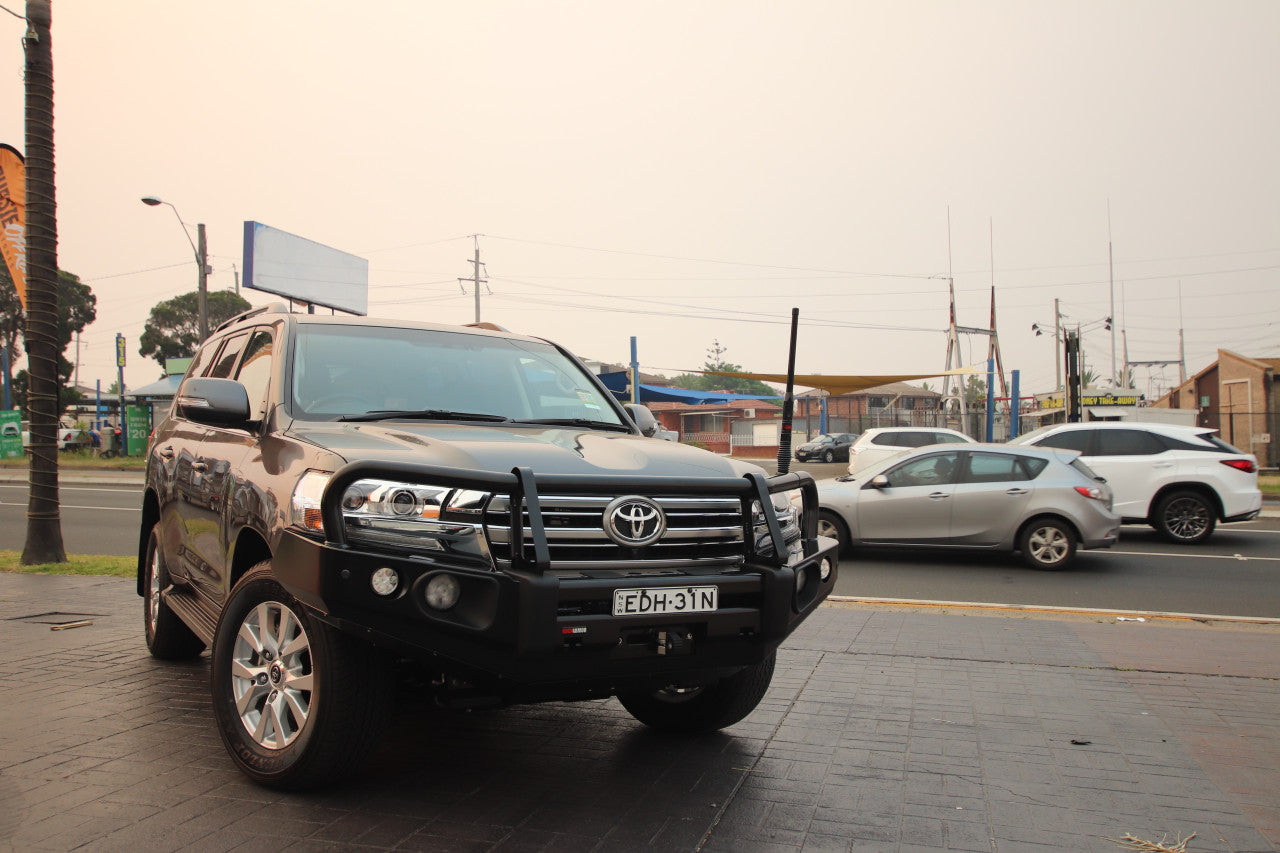 Landcruiser 200 Series | 09/2015 - 10/2021 | Frontal Pack | Bull Bar, winch, spotties