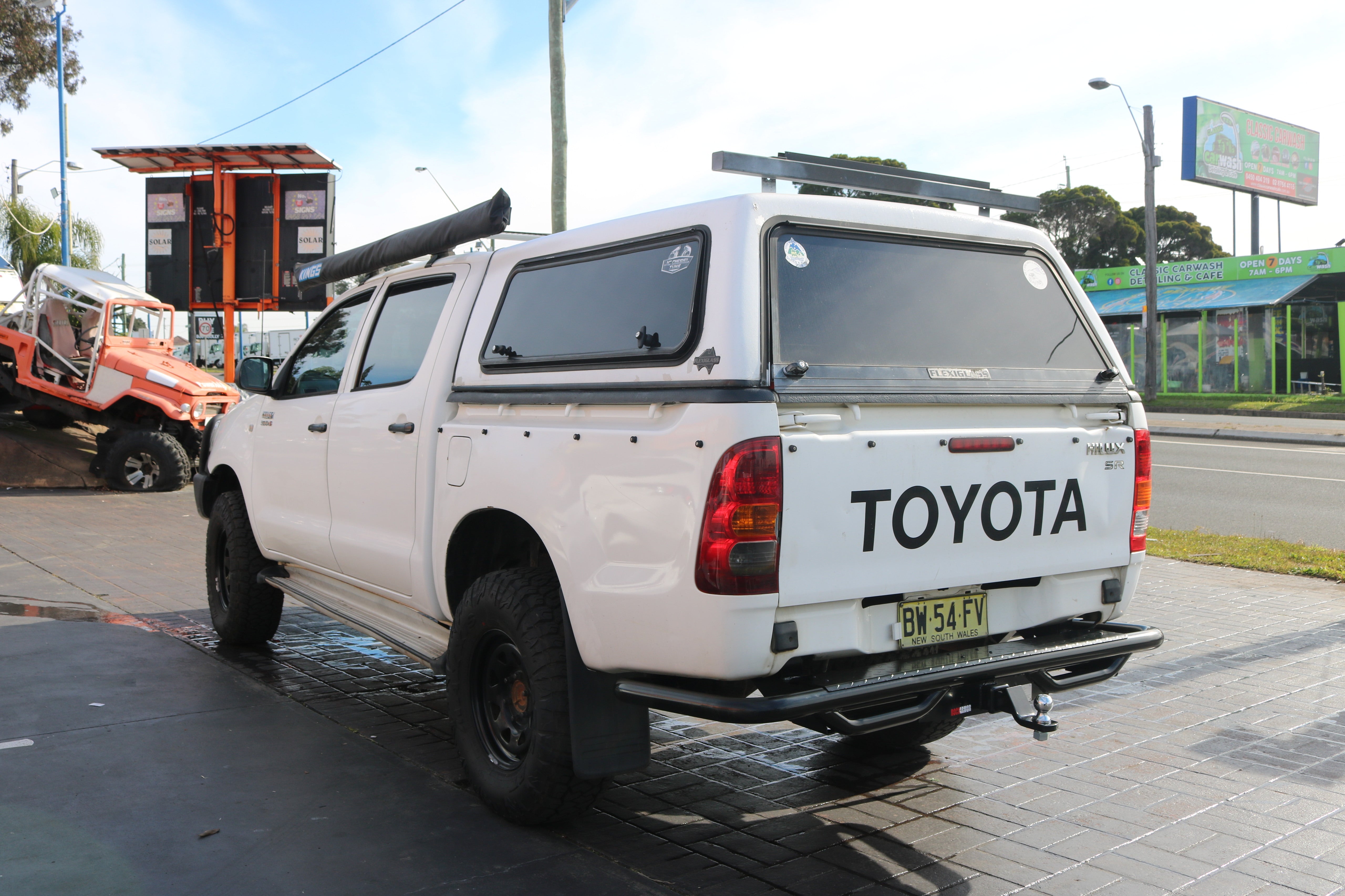 Hilux 2005 - 2015 Rockarmor Rear Step Tow Bar