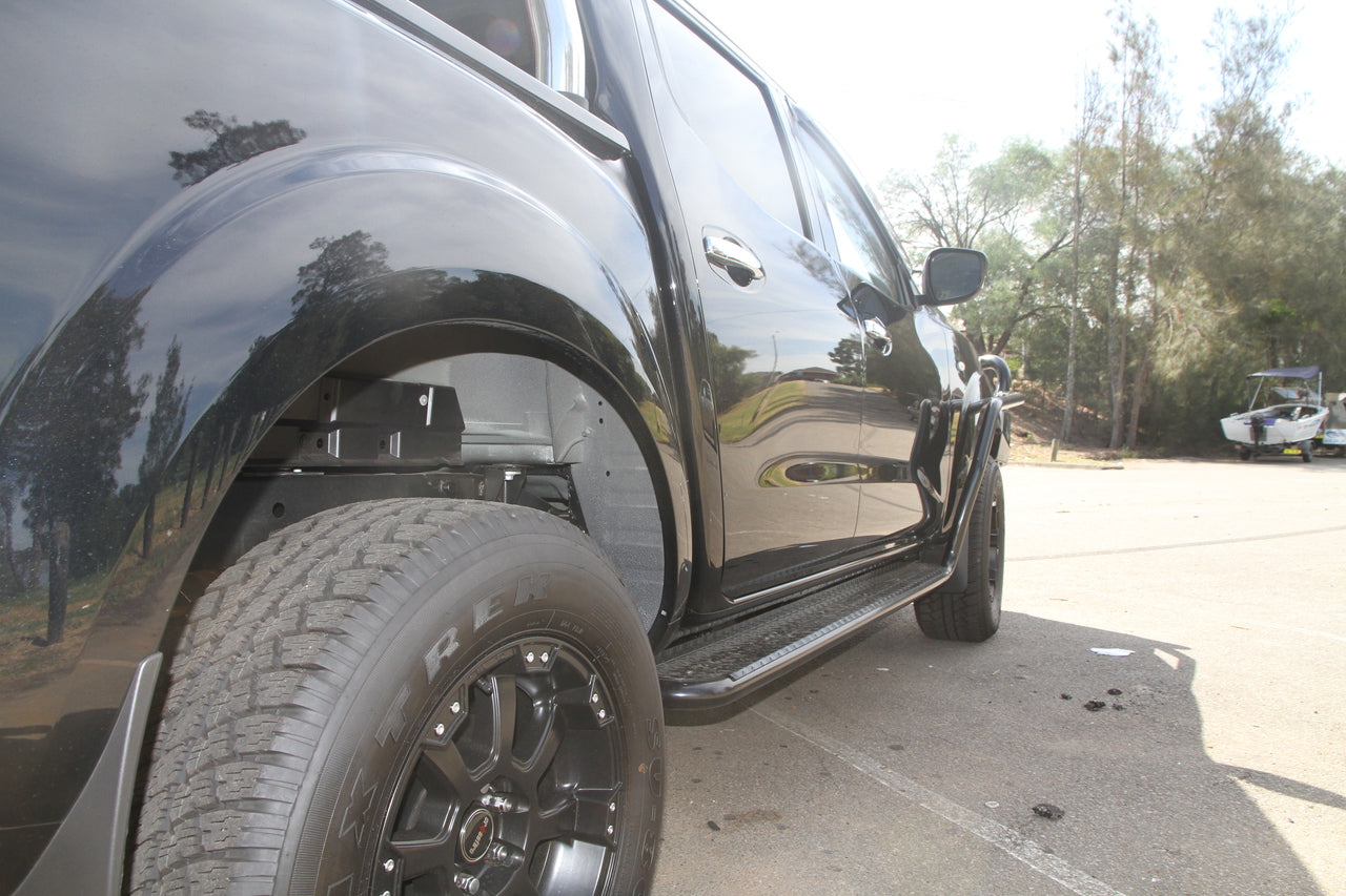 Nissan NP300 D23 Rockarmor Rockslider Side Steps