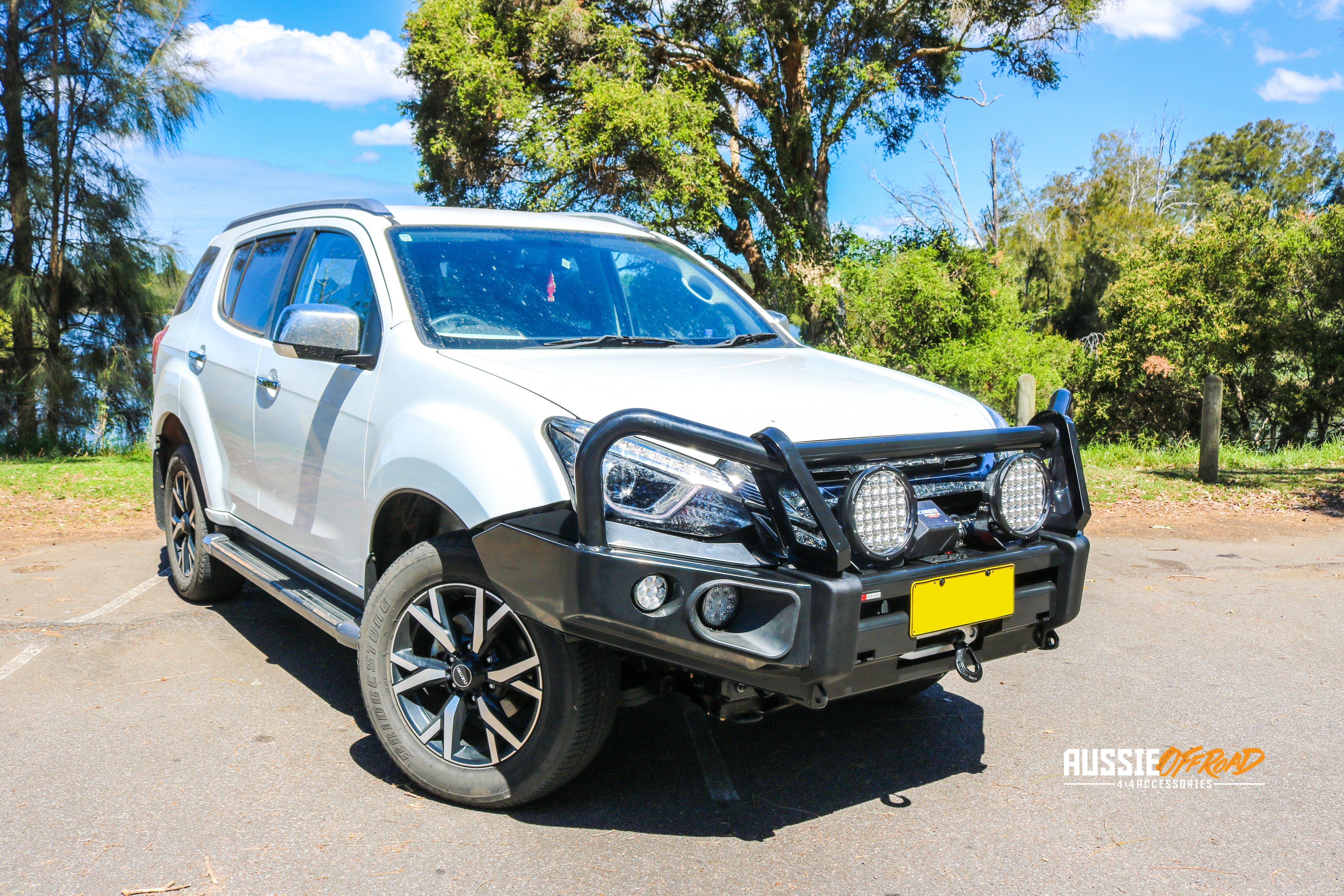 Isuzu MU-X Rockarmor Steel Elite Bull Bar (05/2017 - 07/2021)